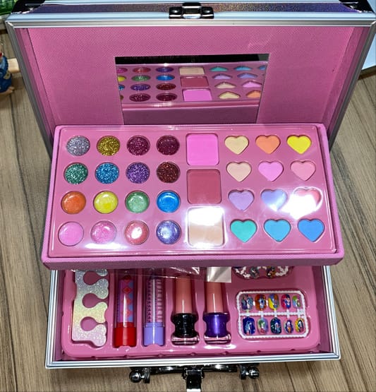 All-in-One Kids Ultimate Glam Beauty Case